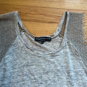 gray tank top